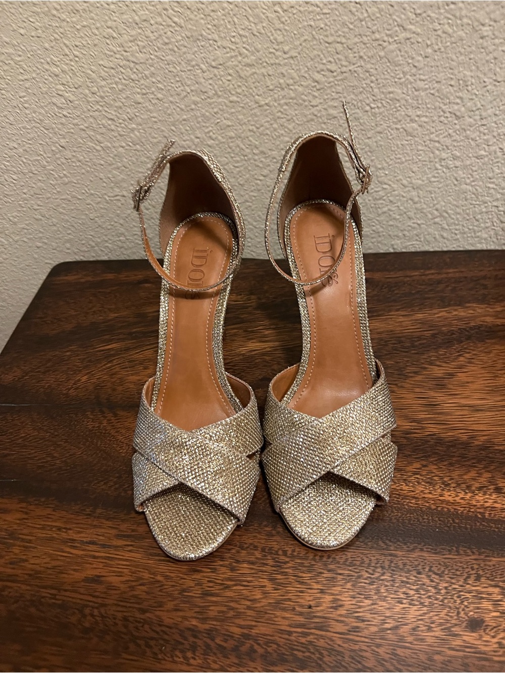 IDORE Gold Glitter Cross-Strap Ankle-Heel Sandals NEVER USED